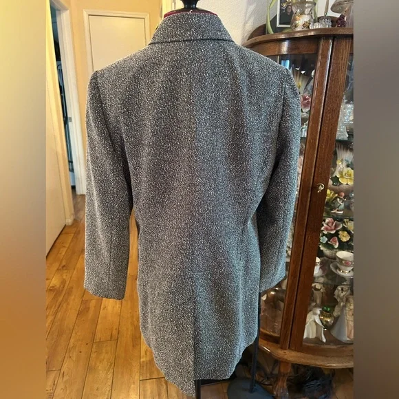 NWOT Nordstrom Gray And White Long Sleeve Blazer. Button Down Front. Lined. - Picture 4 of 5